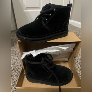 Gentle worn UGGs ! 🚨